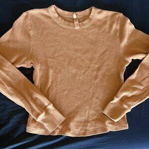 Skims Waffle Knit Crew Pullover Top In Ochre